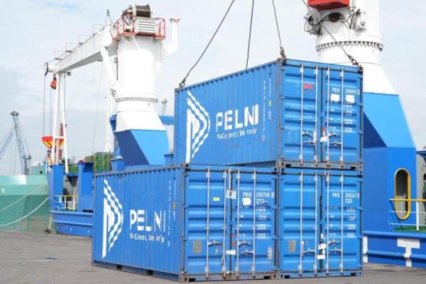 Muatan kontainer kapal Pelni. Foto: pelni/katakini 