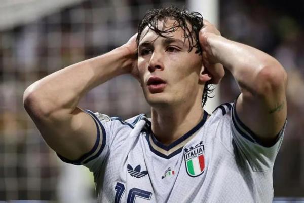 Penyerang Timnas Italia, Francesco Pio Esposito (Foto: uefa.com) 