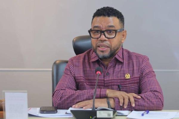 Ketua Komite III DPD RI Filep Wamafma. Foto: dpd/katakini 