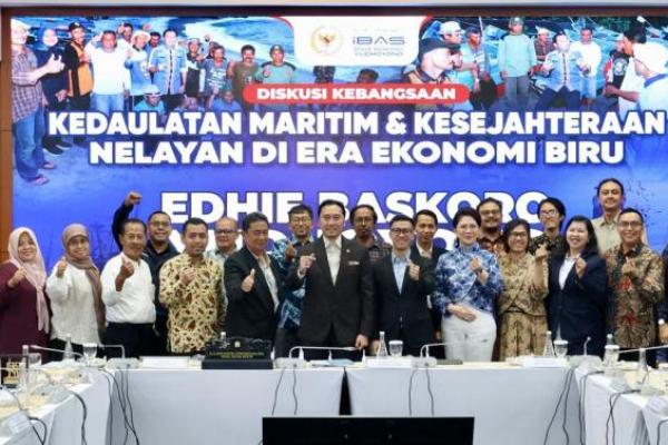 Wakil Ketua MPR RI Edhie Baskoro Yudhoyono atau Ibas (tengah) dalam Diskusi Kebangsaan MPR RI bertajuk Kedaulatan Maritim dan Kesejahteraan Nelayan di Era Ekonomi Biru (Foto: Humas MPR) 