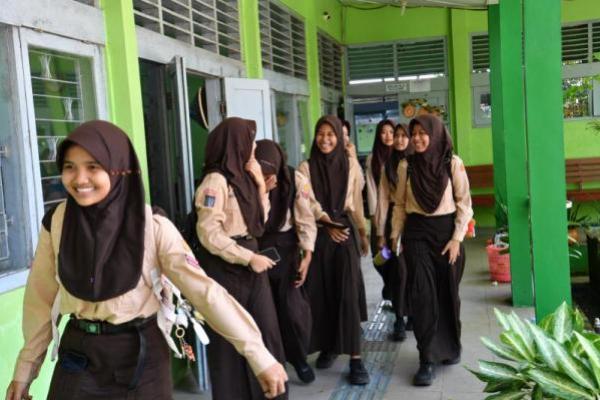 Para siswa SMP Negeri 2 Wates Kulon Progo setelah melaksanakan Tes Kemampuan Akademik (TKA) (Foto: Humas Kemendikdasmen) 