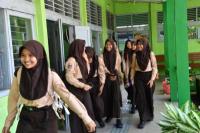 Para siswa SMP Negeri 2 Wates Kulon Progo setelah melaksanakan Tes Kemampuan Akademik (TKA) (Foto: Humas Kemendikdasmen)