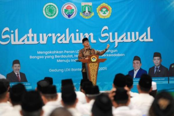Mendes PDT Yandri Susanto dalam acara halal bihalal yang diadakan Pimpinan Wilayah Lembaga Dakwah Islam Indonesia (LDII) Provinsi Banten di Kabupaten Serang (Foto: Humas Kemendes PDT) 