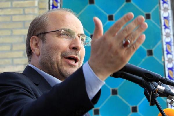 Mohammad-Bagher Ghalibaf menyampaikan pidatonya kepada massa saat rapat kampanye di Zanjan, Iran (Foto: ABEDIN TAHERKENAREH/EPA) 
