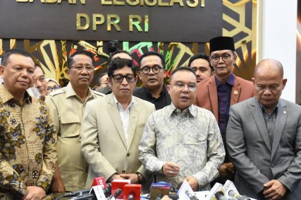Wakil Ketua DPR RI, Sufmi Dasco Ahmad di ruang Badan Legislasi (Baleg) DPR RI, Senayan, Jakarta, Senin (20/4) malam (Foto: Ist/Jurnas.com) 