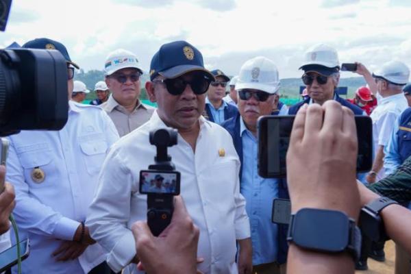 Ketua MPR RI Ahmad Muzani saat melakukan kunjungan kerja bersama jajaran pimpinan MPR ke lokasi pembangunan kawasan MPR RI di IKN, Kalimantan Timur, Senin (Foto: Humas MPR) 