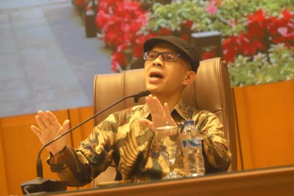 Direktur Literasi Politik Indonesia (LPI), Ujang Komarudin. Foto: kwp/katakini 