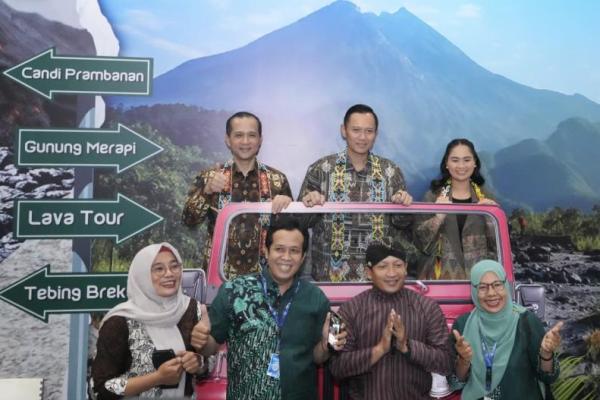 Kementerian Transmigrasi-Kementerian Pariwisata siap berkolaborasi dalam mengembangkan potensi desa di kawasan transmigrasi menjadi destinasi wisata (Foto: Humas Kementrans) 