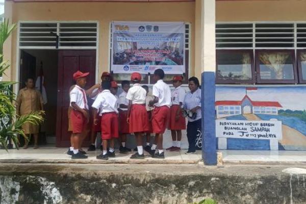 Suasana pelaksanaan TKA di SD YPK Pison Fategomi, Papua (Foto: Humas Kemendikdasmen) 