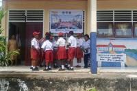 Suasana pelaksanaan TKA di SD YPK Pison Fategomi, Papua (Foto: Humas Kemendikdasmen)