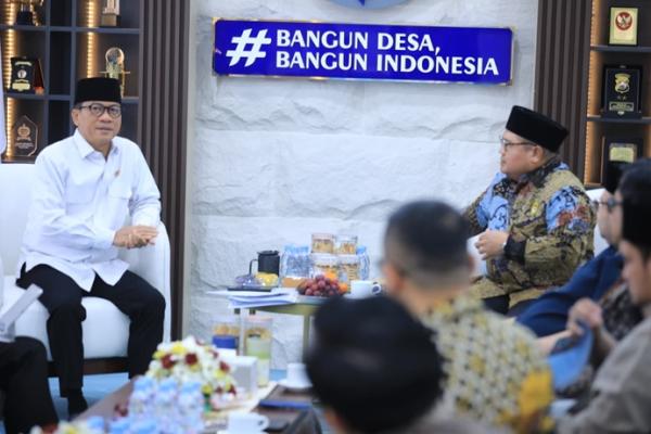 Menteri Desa dan Pembangunan Daerah Tertinggal (Mendes PDT) Yandri Susanto saat menerima audiensi dari DPP LDII (Foto: Humas Kemendes PDT) 