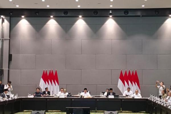 Rapat Tingkat Menteri Evaluasi Capaian Pelaksanaan Inpres No.8 Tahun 2025 di Plaza BP Jamsostek, Kuningan, Jakarta Selatan (Foto: Habib/Katakini.com) 