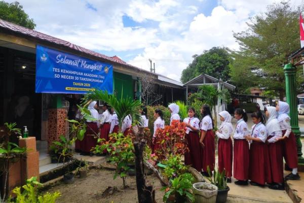 Suasana kegiatan Tes Kemampuan Akademik di SD Negeri 30 Tanjungpandan (Foto: Humas Kemendikdasmen) 