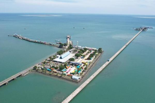 Pelabuhan penyeberangan Bajoe, Bone, Sulawesi Selatan. Foto: asdp/katakini 