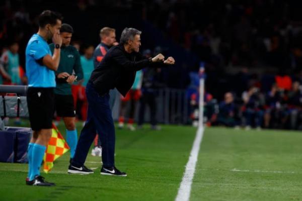 Pelatih Paris Saint-Germain, Luis Enrique saat melawan Bayern Munich di leg pertama semifinal Liga Champions 2026 (Foto: psg.fr) 