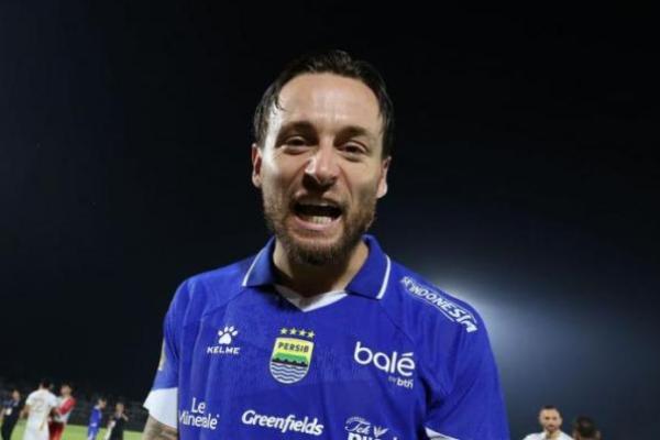 Gelandang Persib Bandung, Marc Klok merayakan kemenangan timnya melawan Bhayangkara FC pada Kamis malam (Foto: Dok. Persib Bandung) 