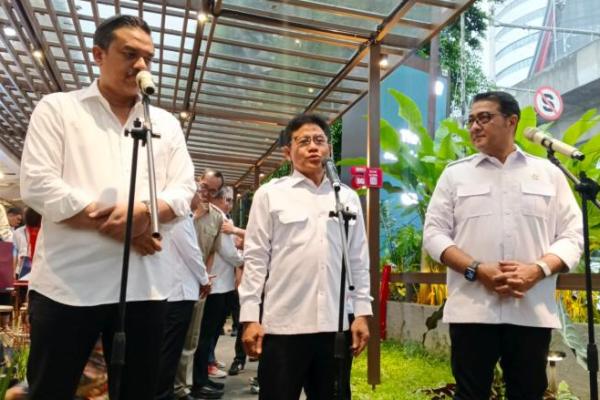 Menteri Koordinator Bidang Pemberdayaan Masyarakat (Menko PM) Abdul Muhaimin Iskandar tengah usai rapat tingkat menteri di MBloc Space, Jakarta Selatan (Foto: Habib/Katakini.com) 