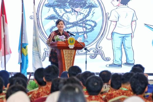 Wakil Ketua MPR RI Lestari Moerdijat menjadi pembicara kunci pada acara  Lentera 2026, Leadership Training for Future Generation, Beyond the Limit, Dare to Lead di SMA Labschool Ciracas, Jakarta Timur, Kamis  (Foto: MPR) 