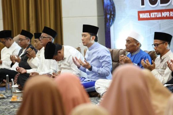 Wakil Ketua MPR Edhie Baskoro Yudhoyono (Ibas) menghadiri agenda silaturahmi dan halal bihalal bersama segenap pimpinan, pengurus, santri, dan santriwati pondok pesantren di Kabupaten Pacitan pada Selasa, 5 Mei 2026 (Foto: Humas MPR) 