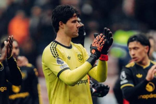 Kiper Manchester United, Senne Lammens (Foto: manutd.com) 