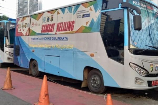 Bus Samsat Keliling Polda Metro Jaya (Foto: Jurnas/Ira) 