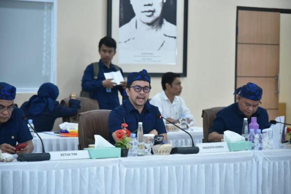 Anggota Komisi XIII DPR RI sekaligus Anggota MPR RI Marinus Gea dalam pertemuan bersama Kantor Wilayah Kementerian HAM Provinsi Banten (Foto: MPR) 