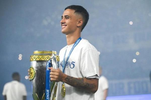 Bek Persib Bandung, Eliano Reijnders yang berhasil membawa Maung Bandung juara Super League (Foto: ileague.id) 