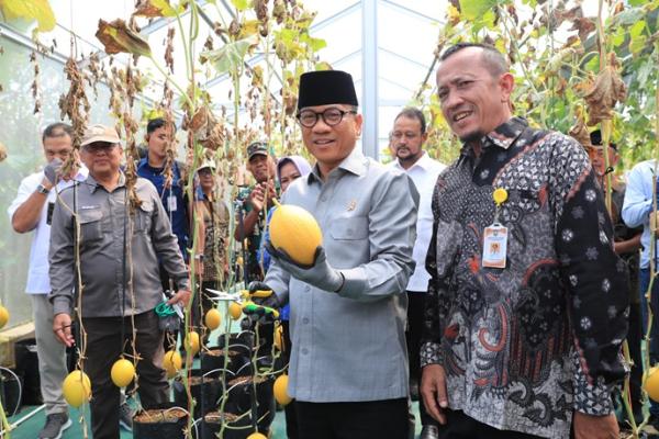 Mendes PDT Yandri Susanto saat kunjungan ke Desa Tuntang Kecamatan Tuntang Kabupaten Semarang (Foto: Humas Kemendes PDT) 