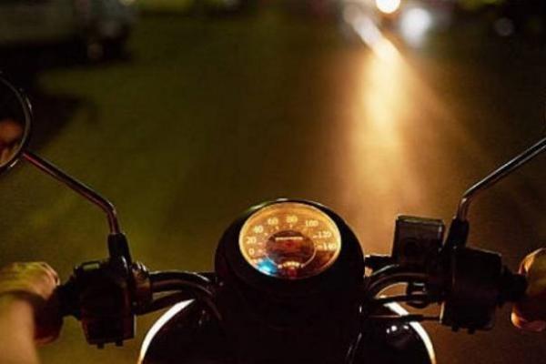 Ilustrasi - berkendara di malam hari (Foto: Ist) 