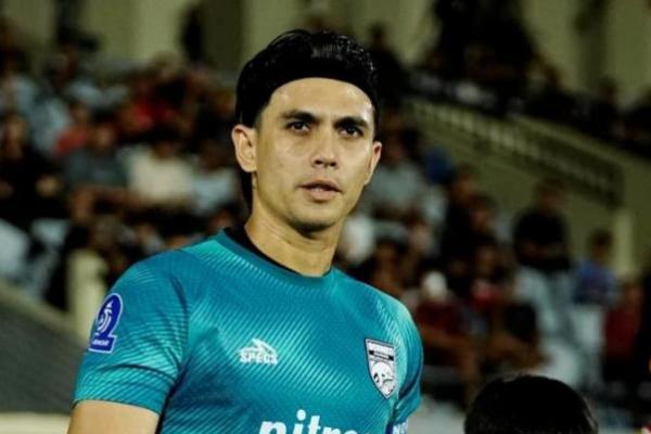 Kiper Borneo FC Samarinda, Nadeo Argawinata (Foto: ileague.id) 