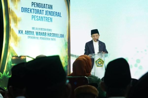Menteri Agama membuka kegiatan Bedah Buku KH. Abdul Wahab Hasbullah di Pesantren Ali Maksum Krapyak, Yogyakarta, Kamis (4/6) (Foto: kemenag) 