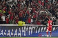 Penyerang Timnas Indonesia Ole Romeny melakukan selebrasi usai membobol gawang Timnas Mozambik dalam laga FIFA Matchday di Stadion Utama Gelora Bung Karno (SUGBK), Jakarta, pada Selasa (9/6) malam (Foto: Ant/M Risyal Hidayat/agr)