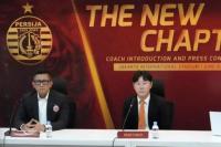 Pelatih baru Persija Jakarta, Shin Tae-yong (kanan) (Foto: ileague.id)