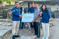 Penyaluran bantuan PT ASDP Indonesia Ferry untuk masyarakat adat di Bali. Foto: asdp/katakini