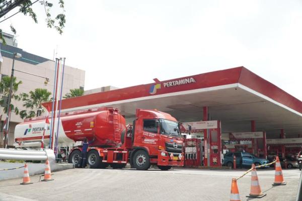 Distribusi BBM di SPBU (Foto: Ist) 