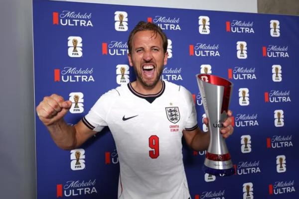 Penyerang timnas Inggris, Harry Kane yang menjadi Player of The Match di pertandingan melawan Kroasia pada Kamis (18/6) dini hari WIB (Foto: FIFA) 