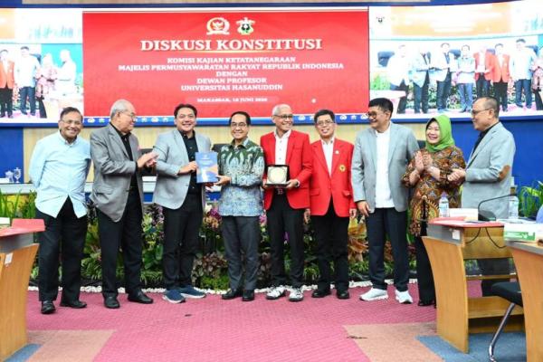Rangkaian Diskusi Konstitusi yang digelar K3 MPR RI bersama Universitas Hasanuddin (Unhas) di Rektorat Unhas, Makassar, Rabu (Foto: Humas MPR) 