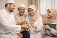 Ilustrasi membagikan nafkah untuk keluarga