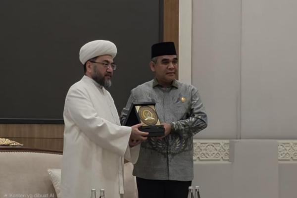 Ketua MPR RI Ahmad Muzani saat bertemu dengan Grand Mufti Uzbekistan, Syekh Nuriddin Khaliqnazarov di Kompleks Museum Islamic Center Uzbekistan, Tashkent, Selasa (30/6/2026). (Foto: Humas MPR) 