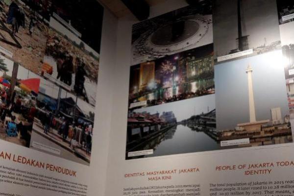 Gambar tentang berbagai peristiwa yang ada di Jakarta dari masa ke masa di salah satu museum Kota Tua Jakarta (Foto: Vaza/Jurnas.com) 