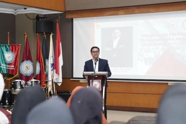 Anggota MPR RI sekaligus Anggota Komisi XIII DPR RI Marinus Gea saat menghadiri kegiatan Penguatan Relawan Kebajikan yang diselenggarakan Badan Pembinaan Ideologi Pancasila di Kampus UNIPI, Tangerang, Kamis (2/7) (Foto: MPR) 