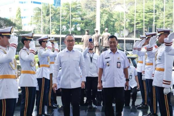 Wakil Ketua MPR RI dari Fraksi PAN, Eddy Soeparno dalam rangkaian acara MPR Goes to Campus (MPR GTC) ke-50 di Universitas Pertahanan (Unhan). (Foto: MPR) 