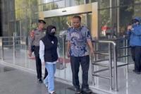 Bupati Sukoharjo Etik Suryani tiba di Gedung Merah Putih KPK.