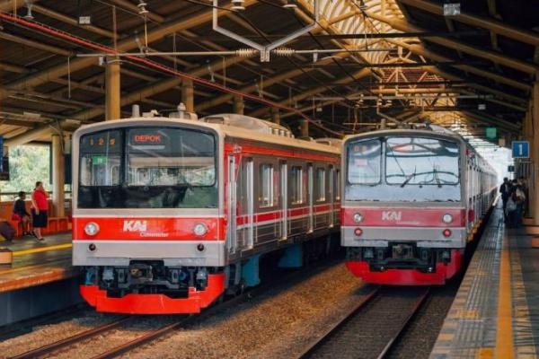 Kereta Commuter Line atau KRL. Foto: dok. katakini 