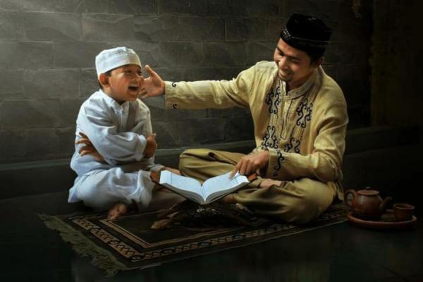 Ilustrasi ayah dan anak belajar agama 