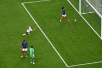 Bek timnas Spanyol, Pedro Porro merayakan golnya dalam pertandingan semifinal Piala Dunia 2026 lawan Prancis di Dallas Stadium, Arlington, Texas, Amerika Serikat, pada Rabu (15/7) dini hari WIB (Foto: AFP/MAURO PIMENTEL)
