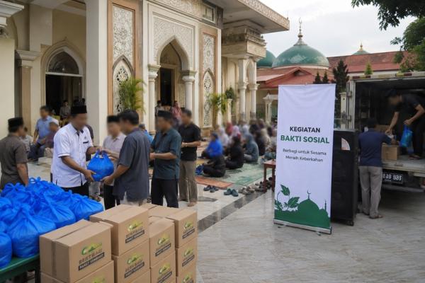 Ilustrasi kegiatan sosial di masjid 