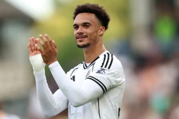 Bek kiri Fulham, Antonee Robinson (Foto: Sports Mole) 