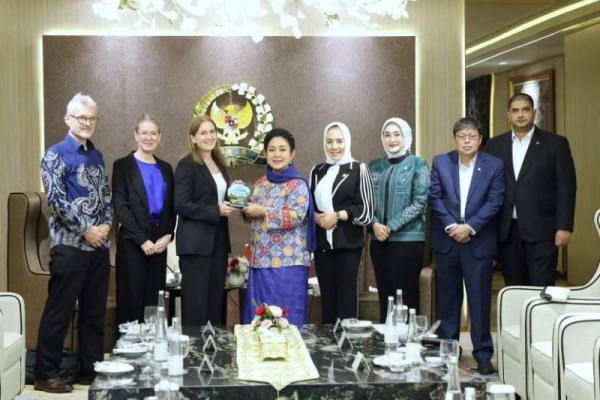 Ketua Komisi IV DPR RI Siti Hediati Soeharto saat menerima Kunjungan Kehormatan (Courtesy Call) Duta Besar Kerajaan Norwegia untuk Indonesia, Rut Krüger Giverin, di Senayan, Jakarta, Senin (27/7/2026).Foto: dpr/katakini 