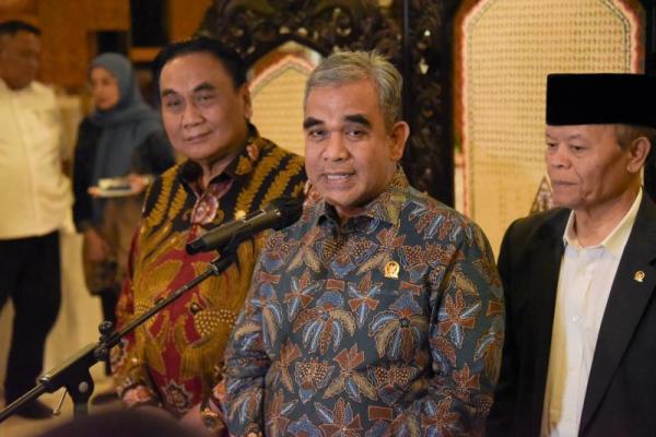 Ketua MPR RI Ahmad Muzanj memberi keterangan terkait jadwal Sidang Tahunan MPR RI tahun 2026 (Foto: MPR) 
